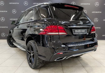 Подержанный автомобиль Mercedes-Benz GLE 2018 года (7 фото)