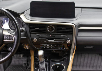 Подержанный автомобиль Lexus RX 2021 года (15 фото)