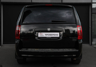 Подержанный автомобиль Dodge Caravan 2009 года (5 фото)