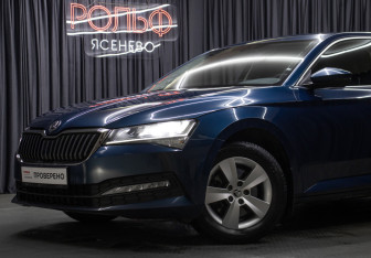 Подержанный автомобиль Skoda Superb Liftback 2021 года (21 фото)