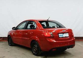 Подержанный автомобиль Kia Rio Sedan 2010 года (7 фото)