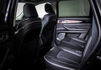 Подержанный автомобиль Exeed VX 2023 года (13 фото)