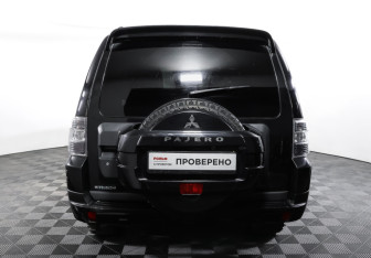 Подержанный автомобиль Mitsubishi Pajero 2007 года (6 фото)