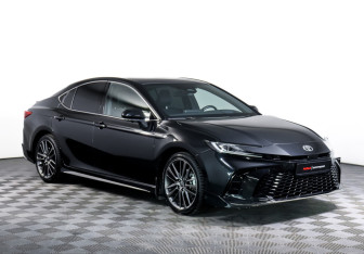 Подержанный автомобиль Toyota Camry Sedan 2025 года (3 фото)
