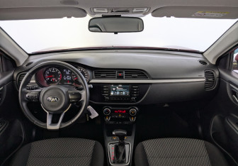 Подержанный автомобиль Kia Rio Sedan 2019 года (14 фото)