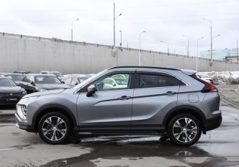 Подержанный автомобиль Mitsubishi Eclipse Cross 2021 года (8 фото)
