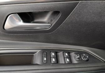 Подержанный автомобиль Peugeot 5008 Suv 2021 года (30 фото)