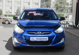 Подержанный автомобиль Hyundai Solaris Sedan 2011 года (2 фото)