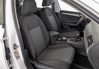 Подержанный автомобиль Volkswagen Jetta Sedan 2021 года (24 фото)