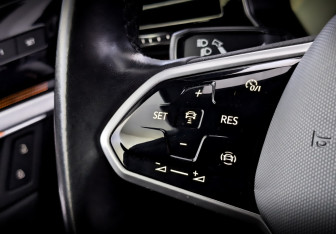 Подержанный автомобиль Volkswagen Touareg 2021 года (29 фото)