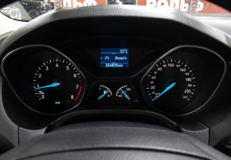 Подержанный автомобиль Ford Focus Wagon 2017 года (13 фото)