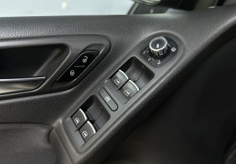 Подержанный автомобиль Volkswagen Golf Hatchback 2012 года (16 фото)