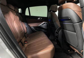 Подержанный автомобиль BMW X6 2020 года (14 фото)