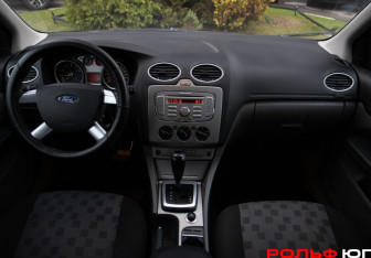 Подержанный автомобиль Ford Focus Sedan 2009 года (11 фото)
