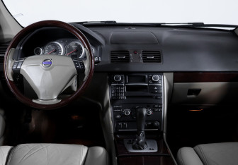 Подержанный автомобиль Volvo XC90 2012 года (12 фото)