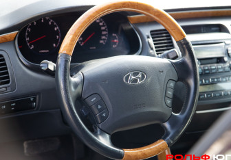 Подержанный автомобиль Hyundai Grandeur 2007 года (12 фото)