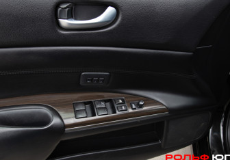 Подержанный автомобиль Nissan Teana 2012 года (15 фото)