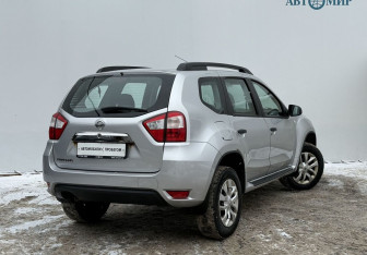 Подержанный автомобиль Nissan Terrano 2015 года (5 фото)