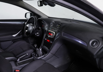 Подержанный автомобиль Ford Mondeo Sedan 2011 года (10 фото)