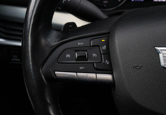 Подержанный автомобиль Cadillac XT4 2020 года (30 фото)