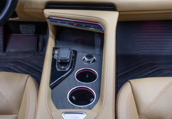 Подержанный автомобиль Zeekr 001 2023 года (14 фото)