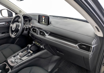 Подержанный автомобиль Mazda CX-5 2022 года (11 фото)