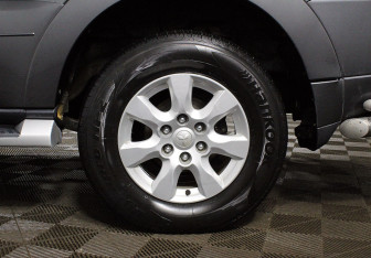 Подержанный автомобиль Mitsubishi Pajero 2015 года (17 фото)