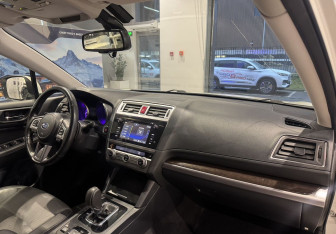 Подержанный автомобиль Subaru Outback Wagon 2017 года (10 фото)