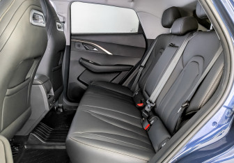 Подержанный автомобиль Omoda C5 2023 года (12 фото)