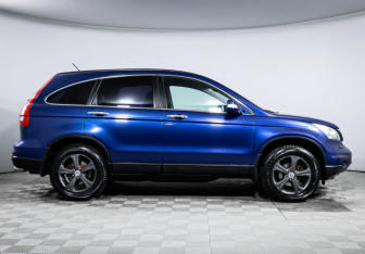 Подержанный автомобиль Honda CR-V 2011 года (4 фото)