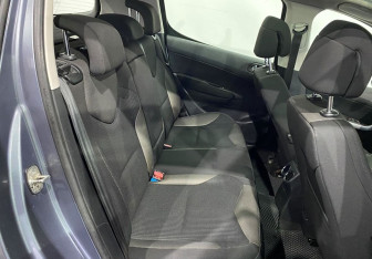 Подержанный автомобиль Peugeot 308 Hatchback 2008 года (12 фото)