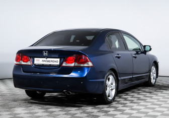 Подержанный автомобиль Honda Civic Sedan 2009 года (5 фото)