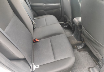 Подержанный автомобиль Mitsubishi ASX 2012 года (10 фото)