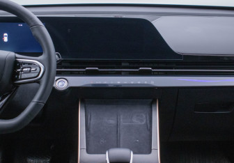 Подержанный автомобиль Omoda C5 2023 года (14 фото)