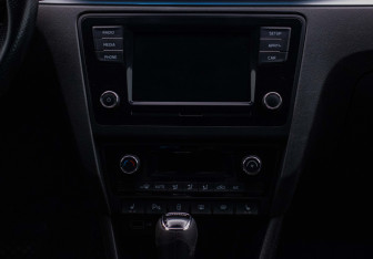 Подержанный автомобиль Skoda Rapid Liftback 2019 года (14 фото)
