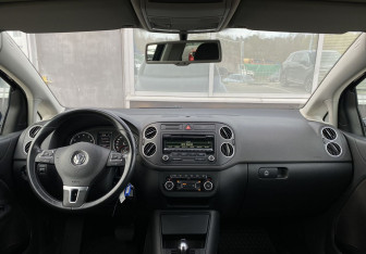 Подержанный автомобиль Volkswagen Golf Plus 2012 года (11 фото)