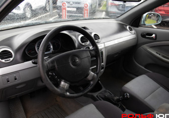 Подержанный автомобиль Chevrolet Lacetti Wagon 2007 года (9 фото)