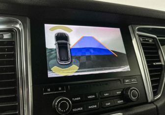 Подержанный автомобиль Porsche Macan 2016 года (18 фото)