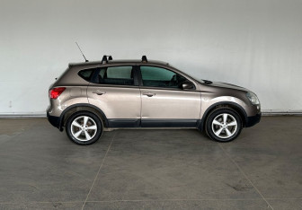 Подержанный автомобиль Nissan Qashqai 2009 года (7 фото)
