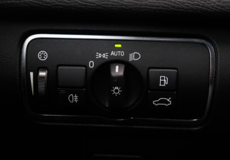 Подержанный автомобиль Volvo XC60 2013 года (15 фото)