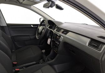 Подержанный автомобиль Skoda Rapid Liftback 2019 года (11 фото)