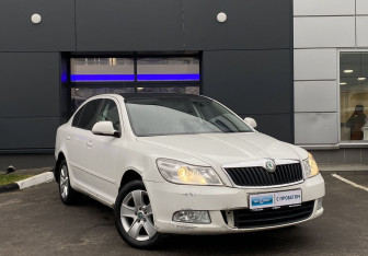Подержанный автомобиль Skoda Octavia Wagon 2011 года (3 фото)