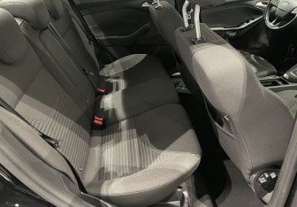 Подержанный автомобиль Ford Focus Sedan 2017 года (11 фото)