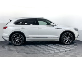 Подержанный автомобиль Volkswagen Touareg 2019 года (4 фото)
