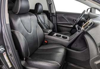 Подержанный автомобиль Toyota Venza 2013 года (23 фото)