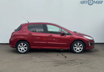 Подержанный автомобиль Peugeot 308 Hatchback 2012 года (4 фото)