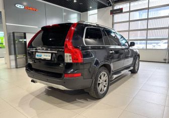 Подержанный автомобиль Volvo XC90 2008 года (4 фото)
