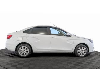 Подержанный автомобиль LADA (ВАЗ) Vesta Sedan 2021 года (4 фото)