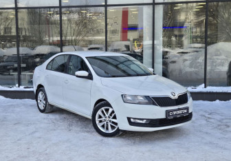 Подержанный автомобиль Skoda Rapid Liftback 2018 года (3 фото)