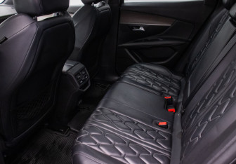 Подержанный автомобиль Peugeot 3008 2021 года (11 фото)